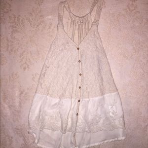 Creme Color Tank Top With Layered Lace Detailing
